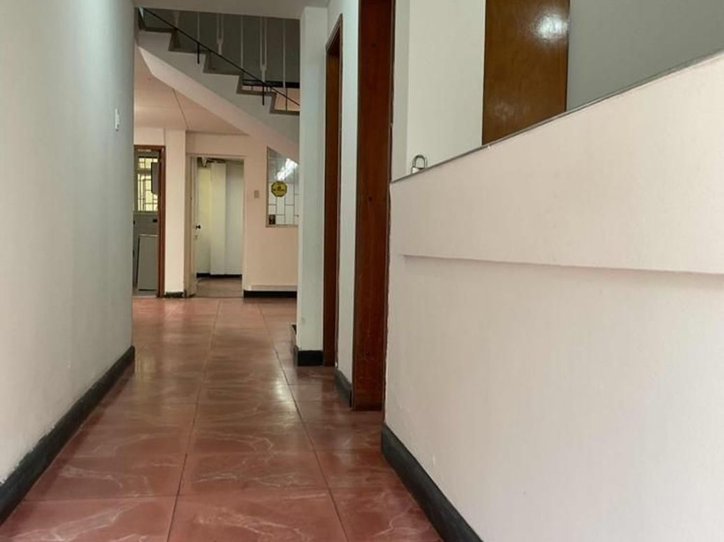 Casa de 7 alcobas en venta en Quinta Paredes, Bogotá, 269 m² · foto 4 de 20