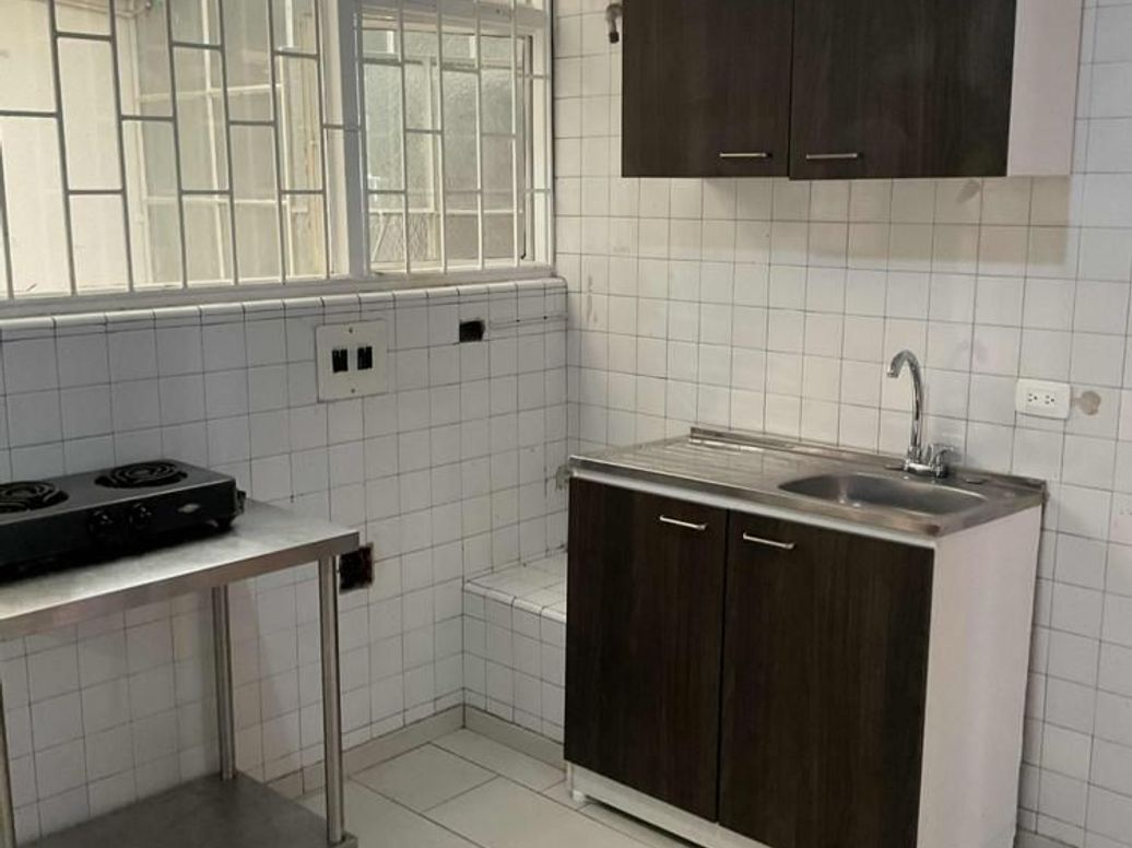 Casa de 7 alcobas en venta en Quinta Paredes, Bogotá, 269 m² · foto 19 de 20