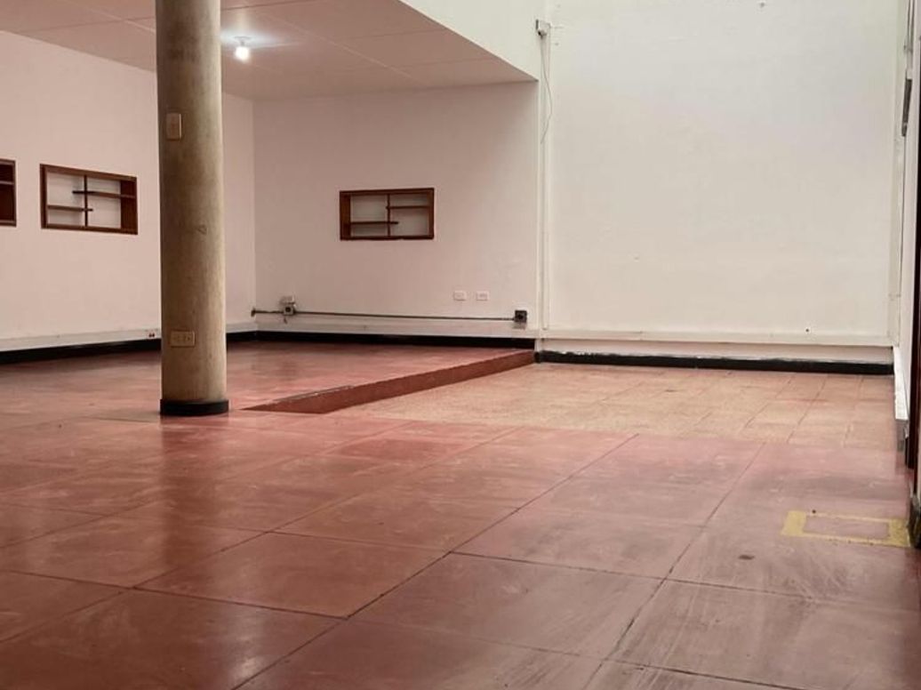 Casa de 7 alcobas en venta en Quinta Paredes, Bogotá, 269 m² · foto 9 de 20