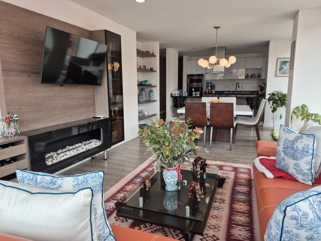 Apartamento de 3 alcobas en venta en Cr. El Bosque, Bogotá, 140 m² · foto 2 de 15