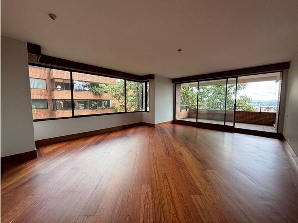 Apartamento de 4 alcobas en venta en La Carolina, Bogotá, 362 m² · foto 3 de 20