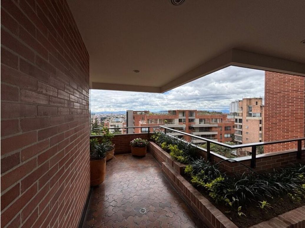 Apartamento de 4 alcobas en venta en La Carolina, Bogotá, 362 m² · foto 4 de 20