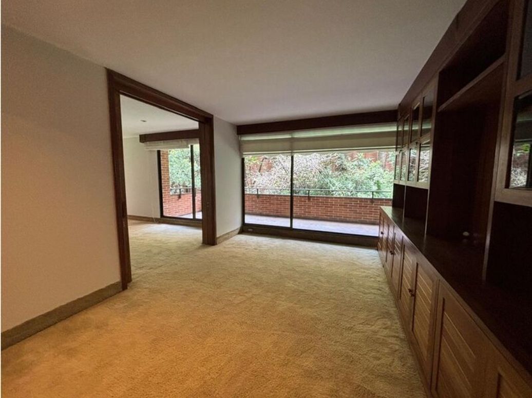 Apartamento de 4 alcobas en venta en La Carolina, Bogotá, 362 m² · foto 5 de 20
