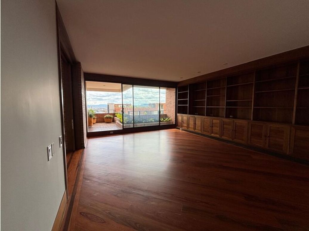 Apartamento de 4 alcobas en venta en La Carolina, Bogotá, 362 m² · foto 8 de 20