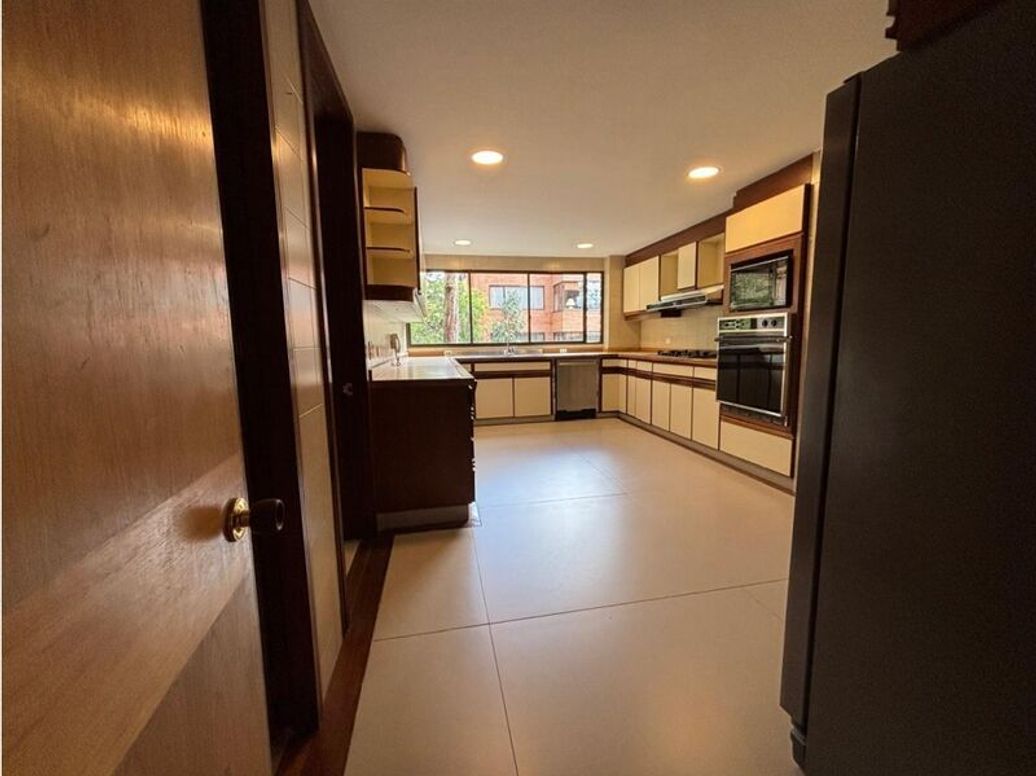 Apartamento de 4 alcobas en venta en La Carolina, Bogotá, 362 m² · foto 11 de 20