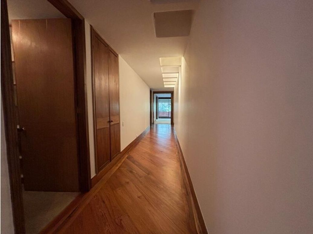 Apartamento de 4 alcobas en venta en La Carolina, Bogotá, 362 m² · foto 14 de 20