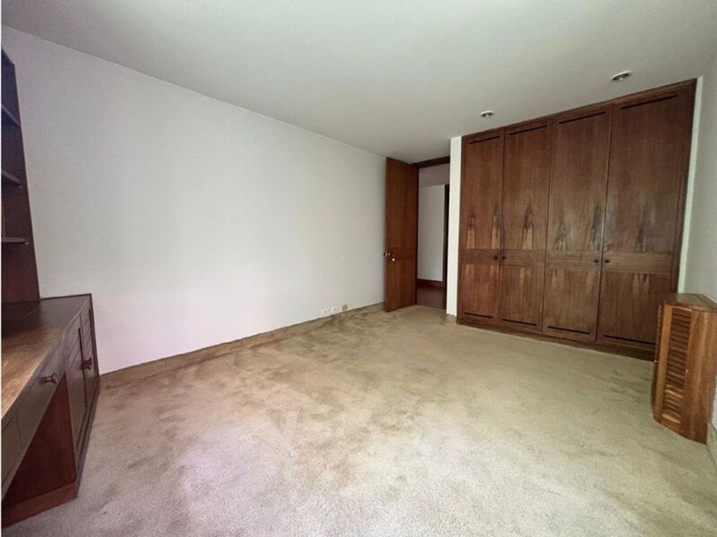 Apartamento de 4 alcobas en venta en La Carolina, Bogotá, 362 m² · foto 18 de 20