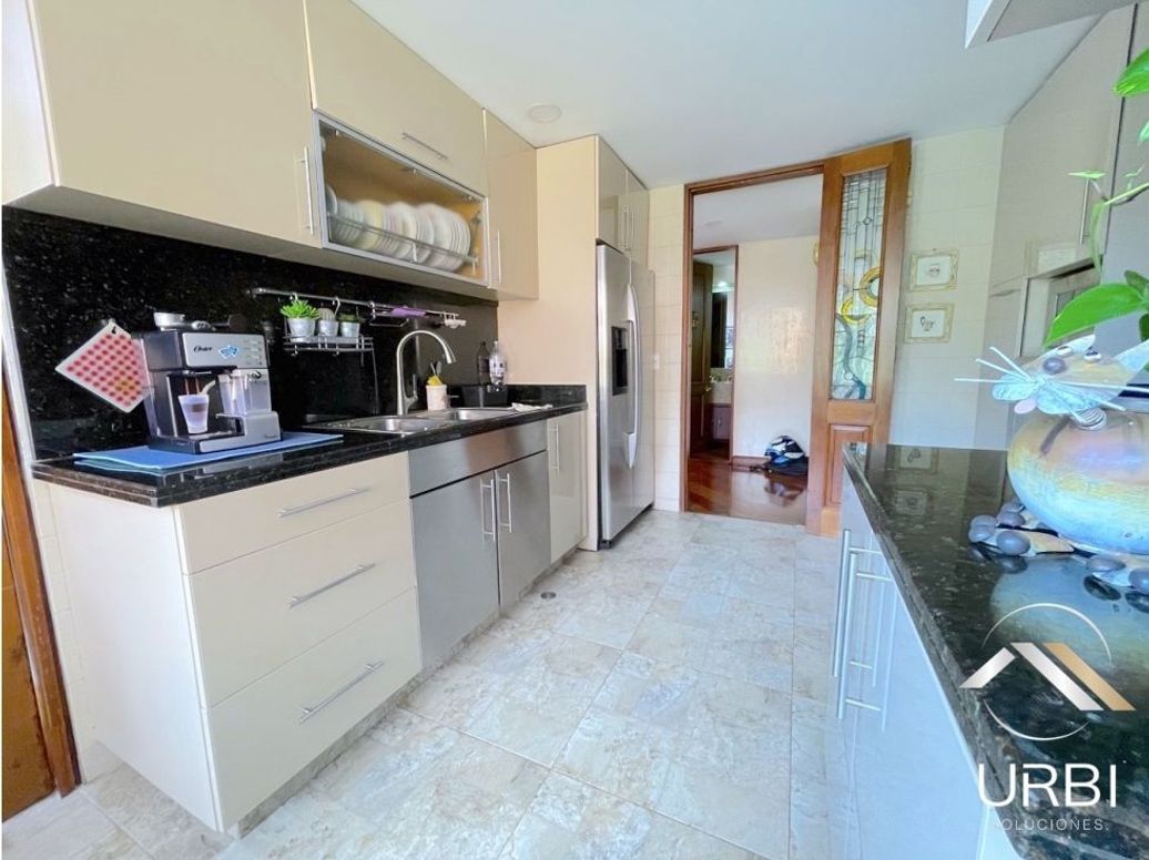 Apartamento de 3 alcobas en venta en Cerros De Niza, Bogotá, 171 m² · foto 7 de 20