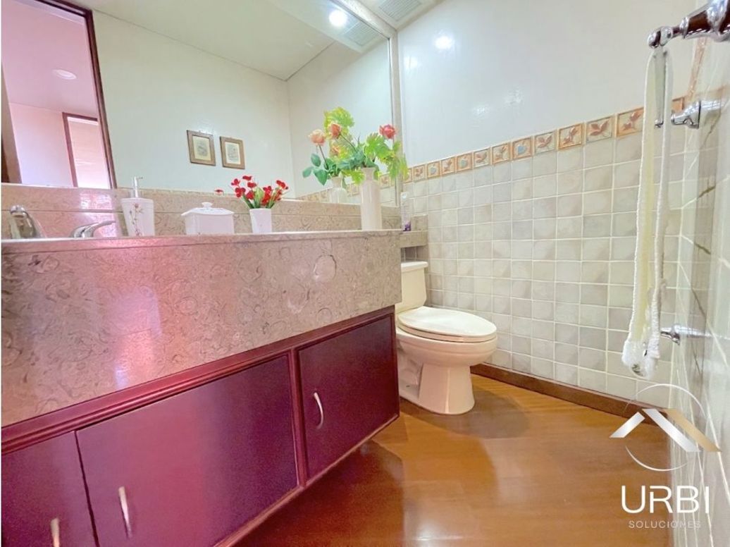 Apartamento de 3 alcobas en venta en Cerros De Niza, Bogotá, 171 m² · foto 5 de 20