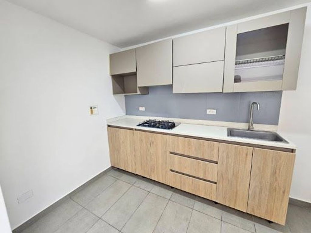 ARRIENDO de CASA COMERCIAL en MANILA, Medellín en Manila