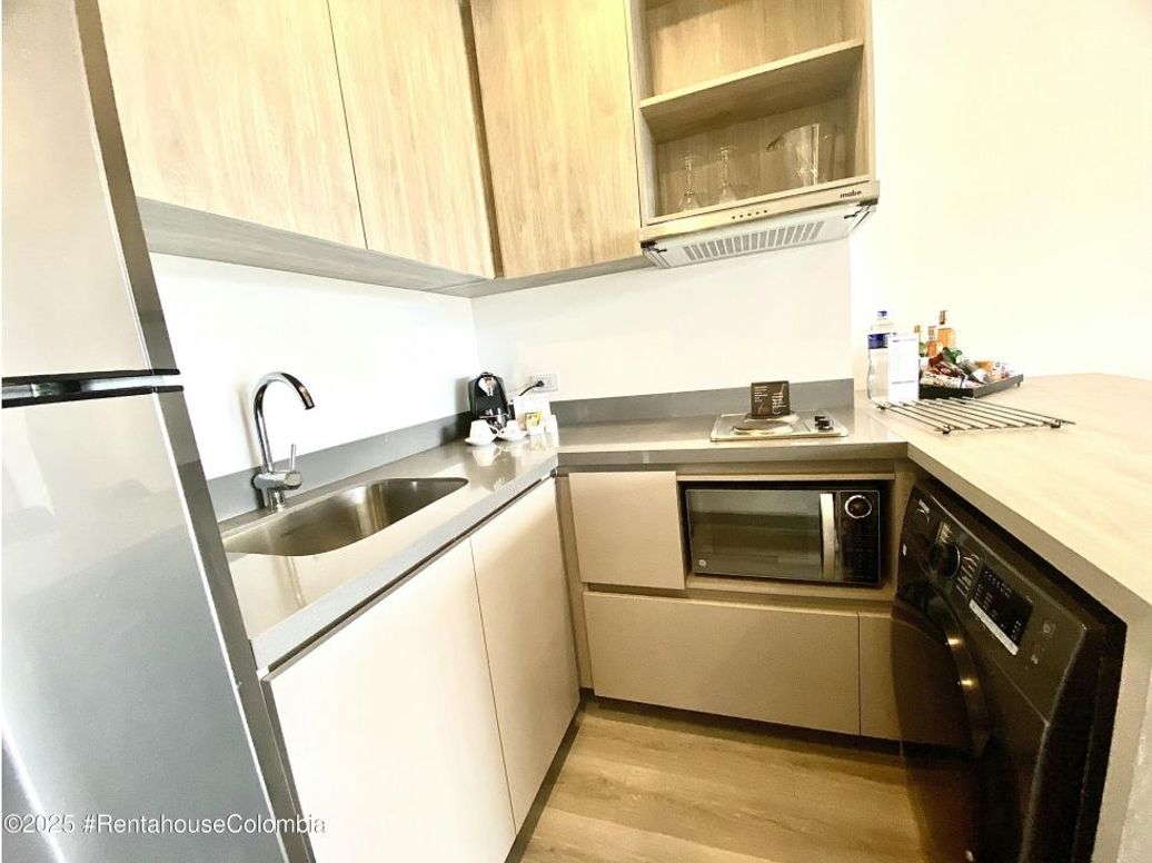 Apartamento de 2 alcobas en venta en Los Rosales, Bogotá, 79 m² · foto 8 de 20