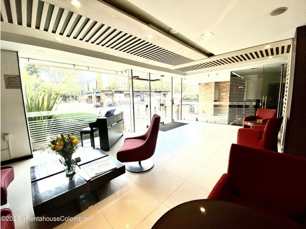 Apartamento de 2 alcobas en venta en Los Rosales, Bogotá, 79 m² · foto 2 de 20