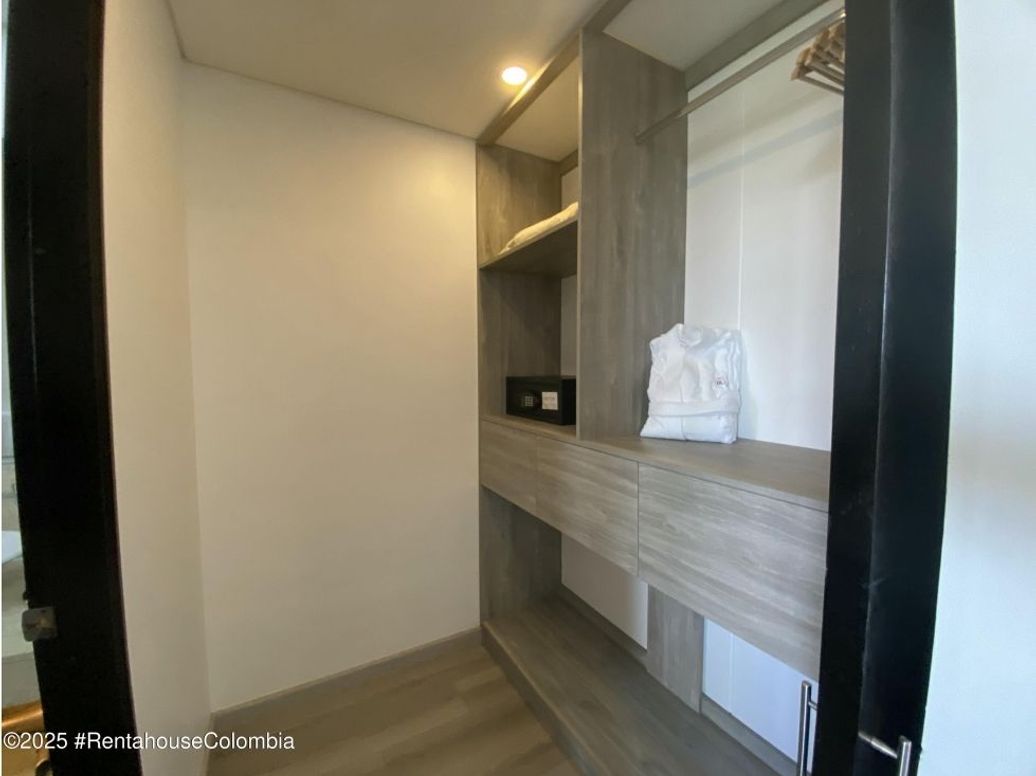 Apartamento de 2 alcobas en venta en Los Rosales, Bogotá, 79 m² · foto 11 de 20