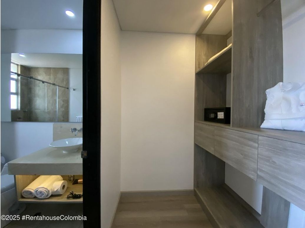 Apartamento de 2 alcobas en venta en Los Rosales, Bogotá, 79 m² · foto 13 de 20