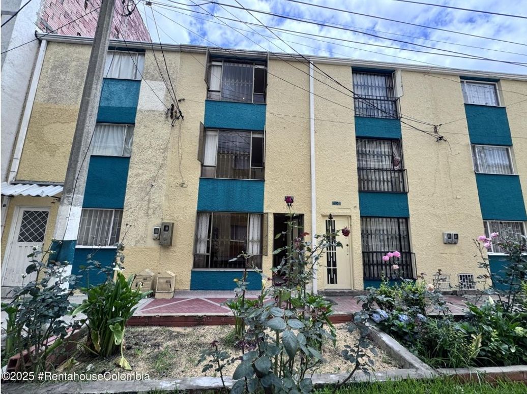 Casa de 4 alcobas en venta en Villas De Granada, Bogotá, 104 m² · foto 2 de 20