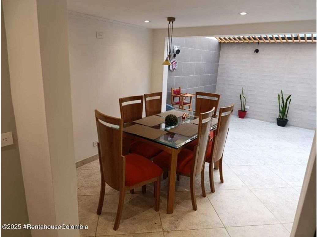 Casa de 4 alcobas en venta en Villas De Granada, Bogotá, 104 m² · foto 9 de 20