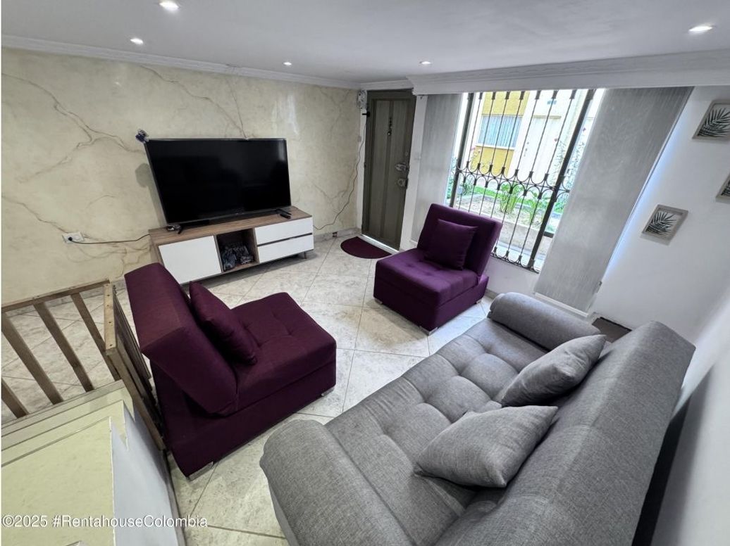 Casa de 4 alcobas en venta en Villas De Granada, Bogotá, 104 m² · foto 4 de 20