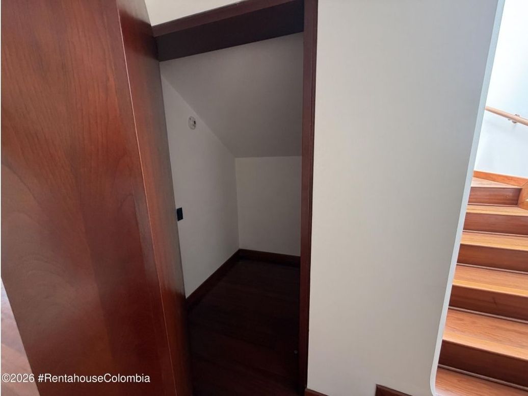 Apartamento de 5 alcobas en venta en Santa Barbara Alta, Bogotá, 380 m² · foto 12 de 20