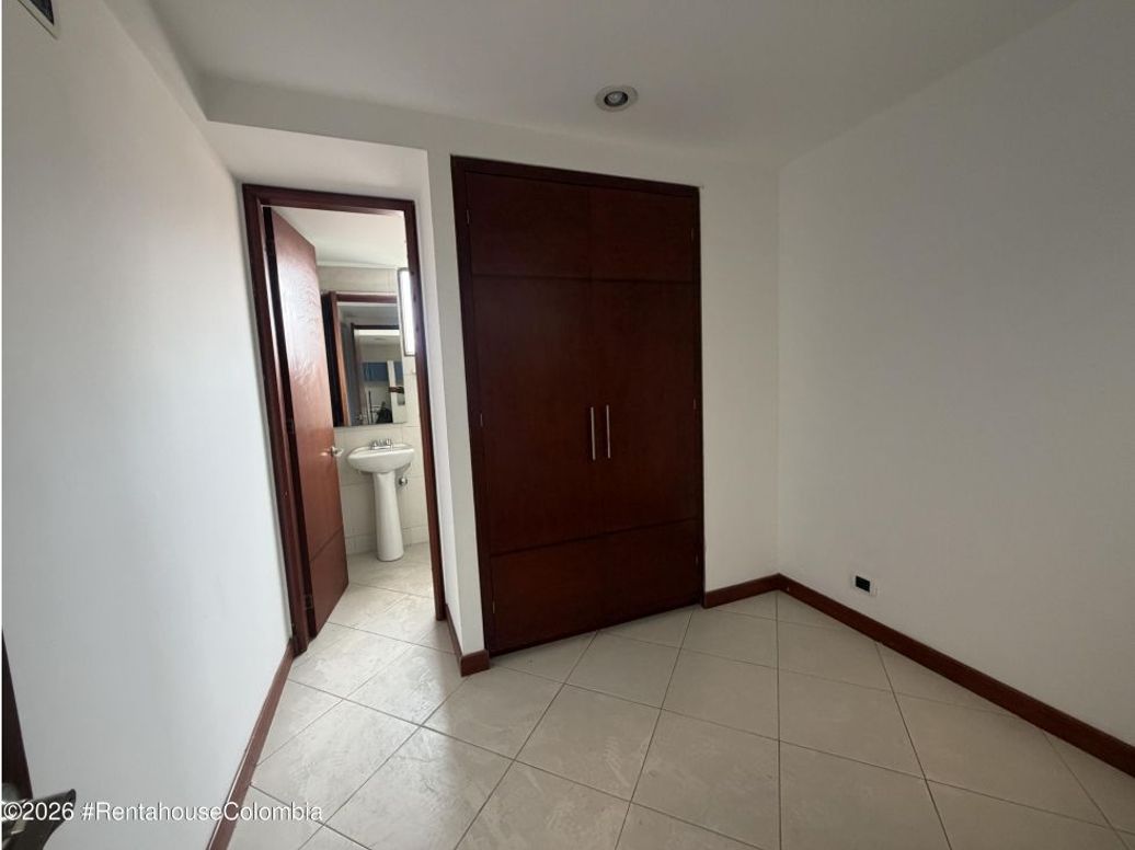 Apartamento de 5 alcobas en venta en Santa Barbara Alta, Bogotá, 380 m² · foto 10 de 20