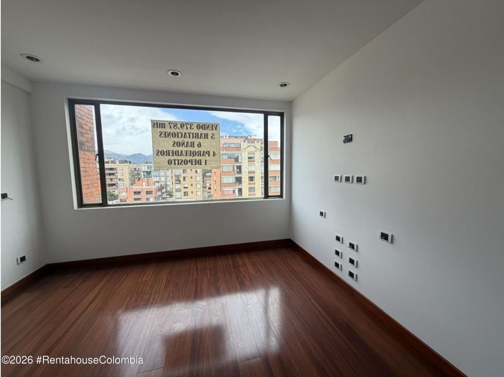 Apartamento de 5 alcobas en venta en Santa Barbara Alta, Bogotá, 380 m² · foto 13 de 20