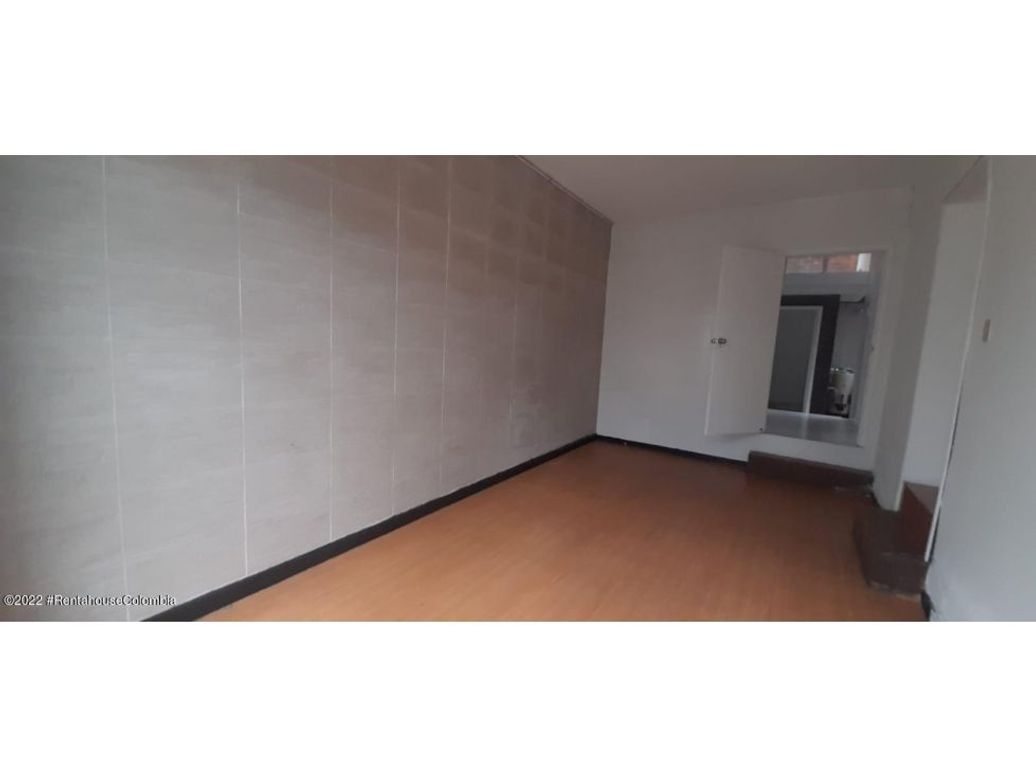 Casa de 5 alcobas en venta en Santa Teresita, Bogotá, 167 m² · foto 7 de 20