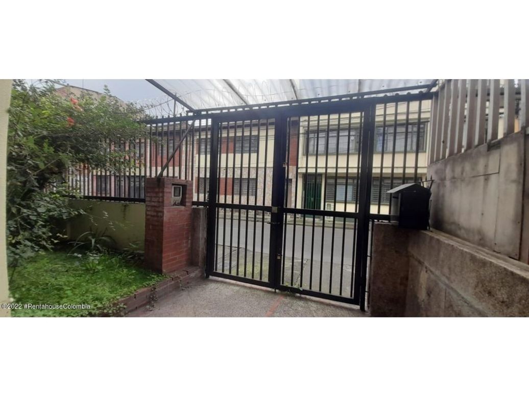 Casa de 5 alcobas en venta en Santa Teresita, Bogotá, 167 m² · foto 3 de 20