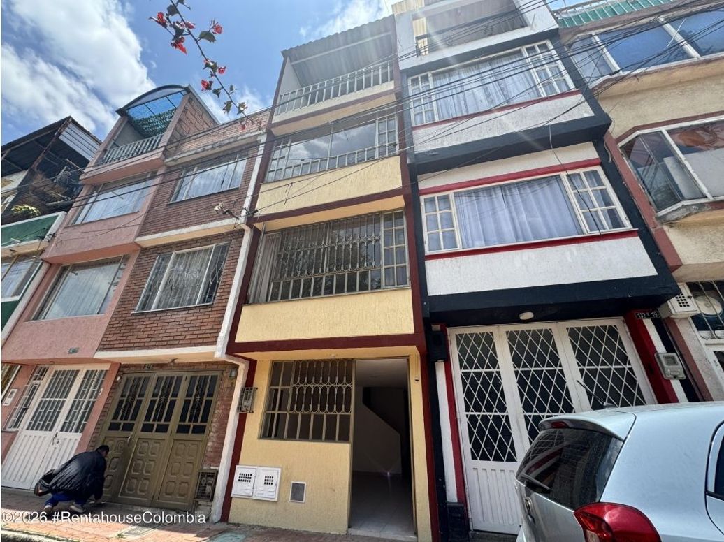 Casa de 4 alcobas en venta en Los Nogales, Bogotá, 138 m² · foto 19 de 20