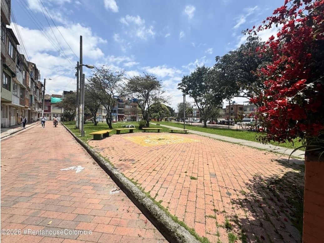 Casa de 4 alcobas en venta en Los Nogales, Bogotá, 138 m² · foto 17 de 20