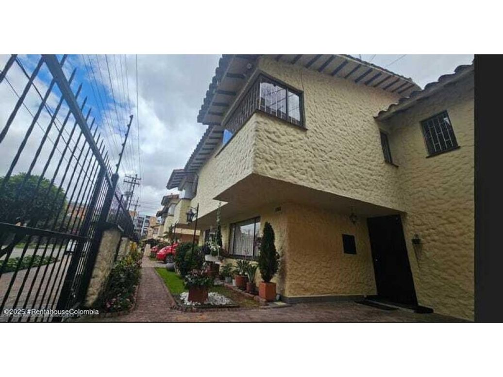 Casa de 3 alcobas en venta en Cedritos, Bogotá, 130 m² · foto 3 de 20