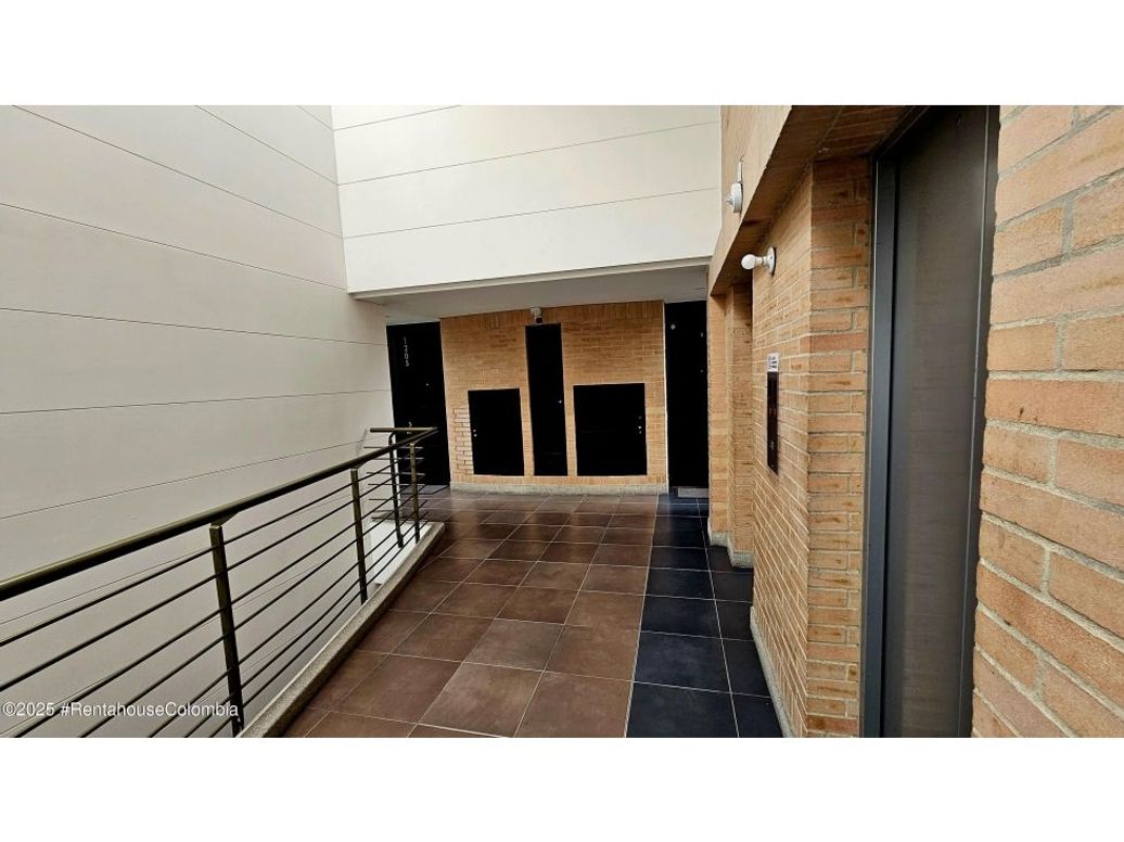 Apartamento de 3 alcobas en venta en Nuevo Country, Bogotá, 303 m² · foto 2 de 20