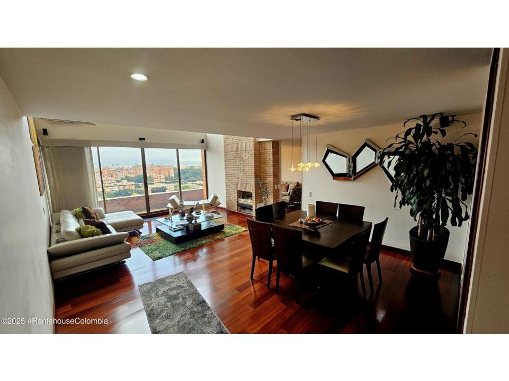 Apartamento de 3 alcobas en venta en Nuevo Country, Bogotá, 303 m² · foto 3 de 20