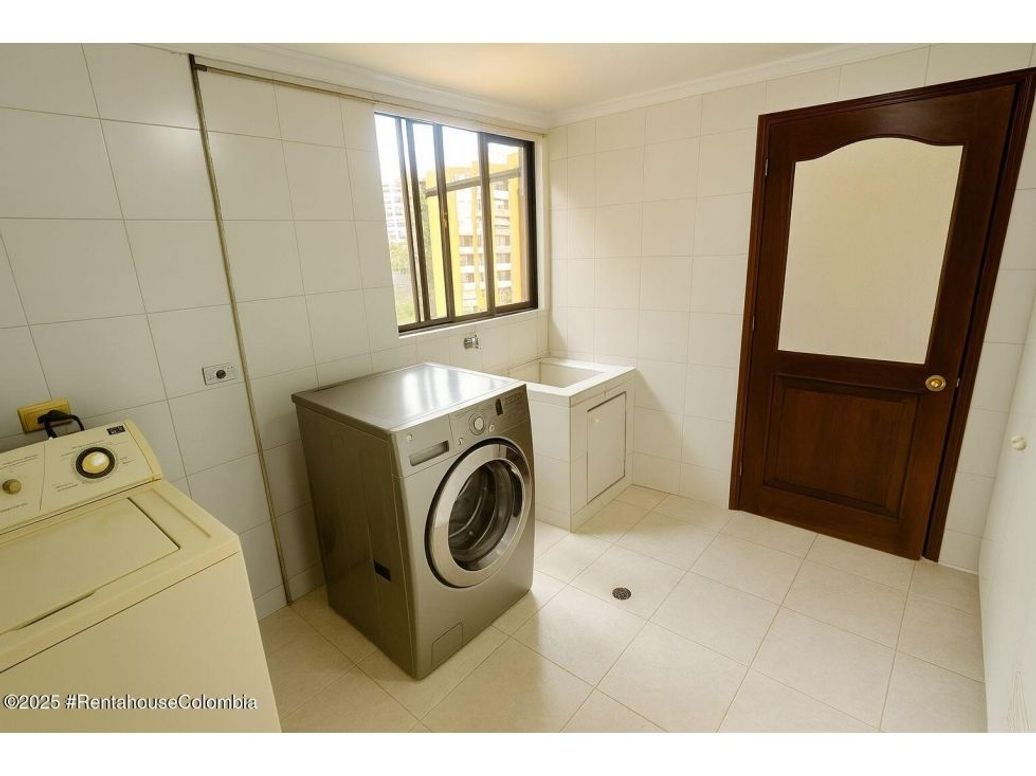 Apartamento de 4 alcobas en venta en La Calleja, Bogotá, 230 m² · foto 18 de 20