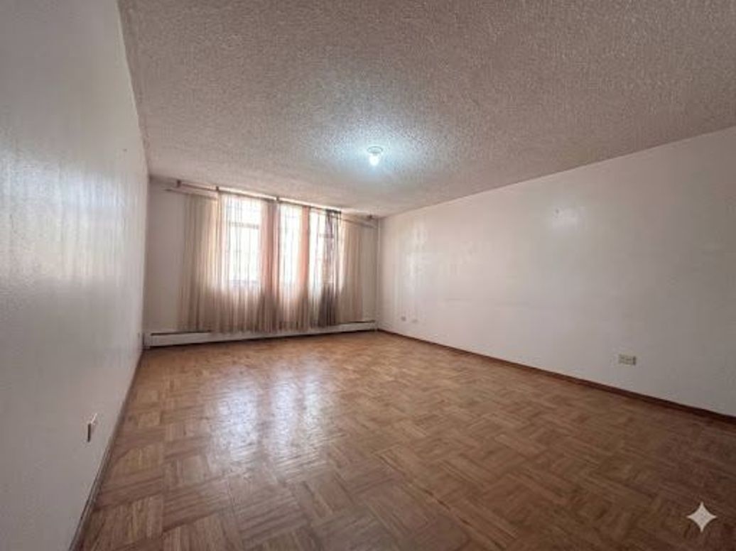 Casa de 6 alcobas en venta en Álamos, Bogotá, 167 m² · foto 2 de 11