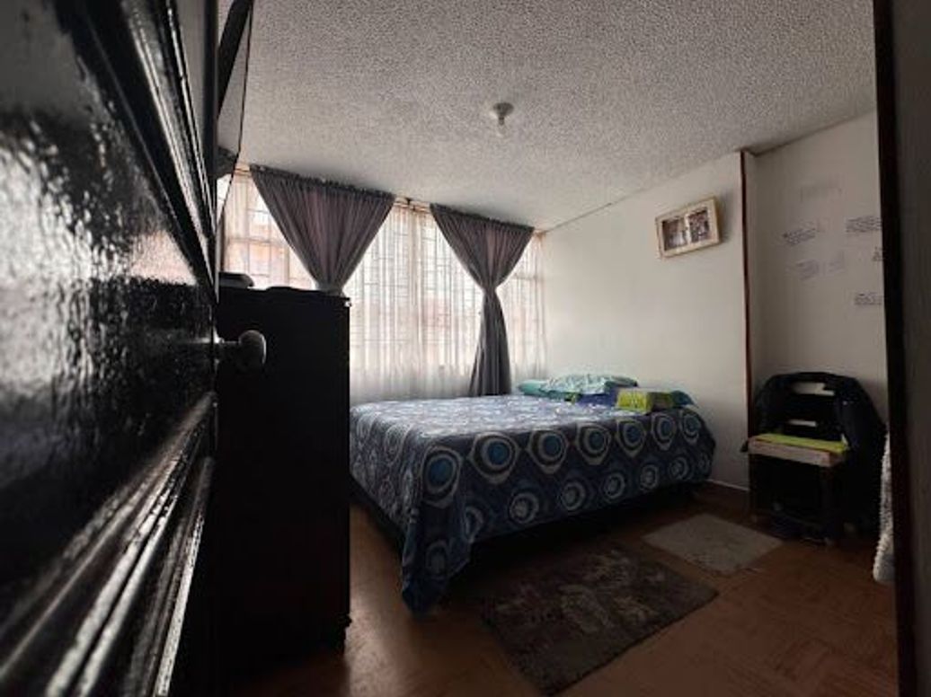 Casa de 6 alcobas en venta en Álamos, Bogotá, 167 m² · foto 4 de 11