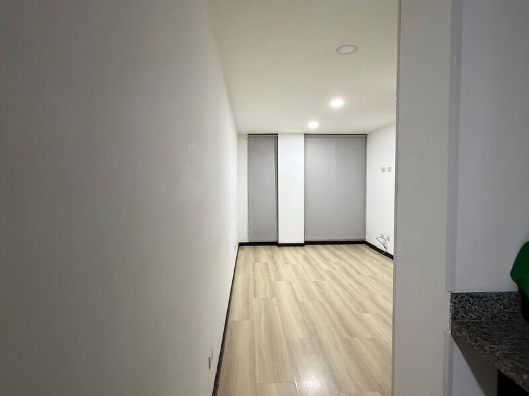 Apartamento de 2 alcobas en venta en La Granja, Bogotá, 45 m² · foto 3 de 16
