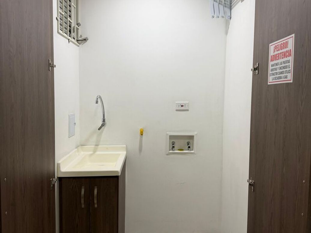 Apartamento de 2 alcobas en venta en La Granja, Bogotá, 45 m² · foto 9 de 16