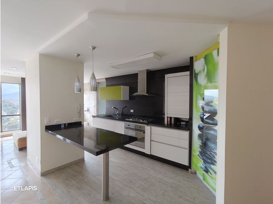 Apartamento de 3 alcobas en venta en Ub. Santa Coloma, Bogotá, 110 m² · foto 2 de 20