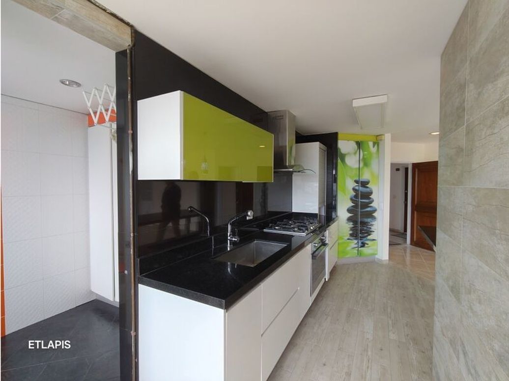 Apartamento de 3 alcobas en venta en Ub. Santa Coloma, Bogotá, 110 m² · foto 4 de 20
