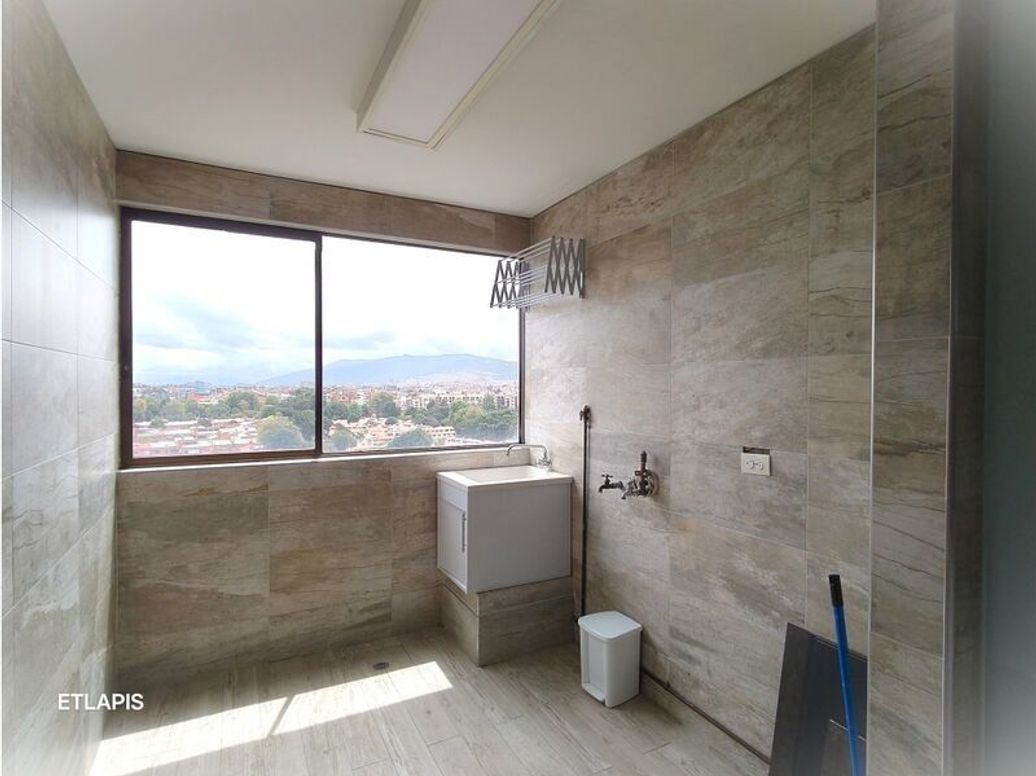 Apartamento de 3 alcobas en venta en Ub. Santa Coloma, Bogotá, 110 m² · foto 7 de 20