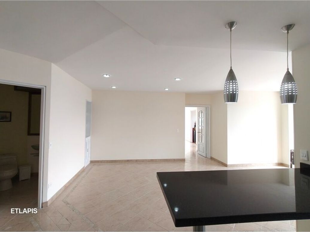 Apartamento de 3 alcobas en venta en Ub. Santa Coloma, Bogotá, 110 m² · foto 8 de 20
