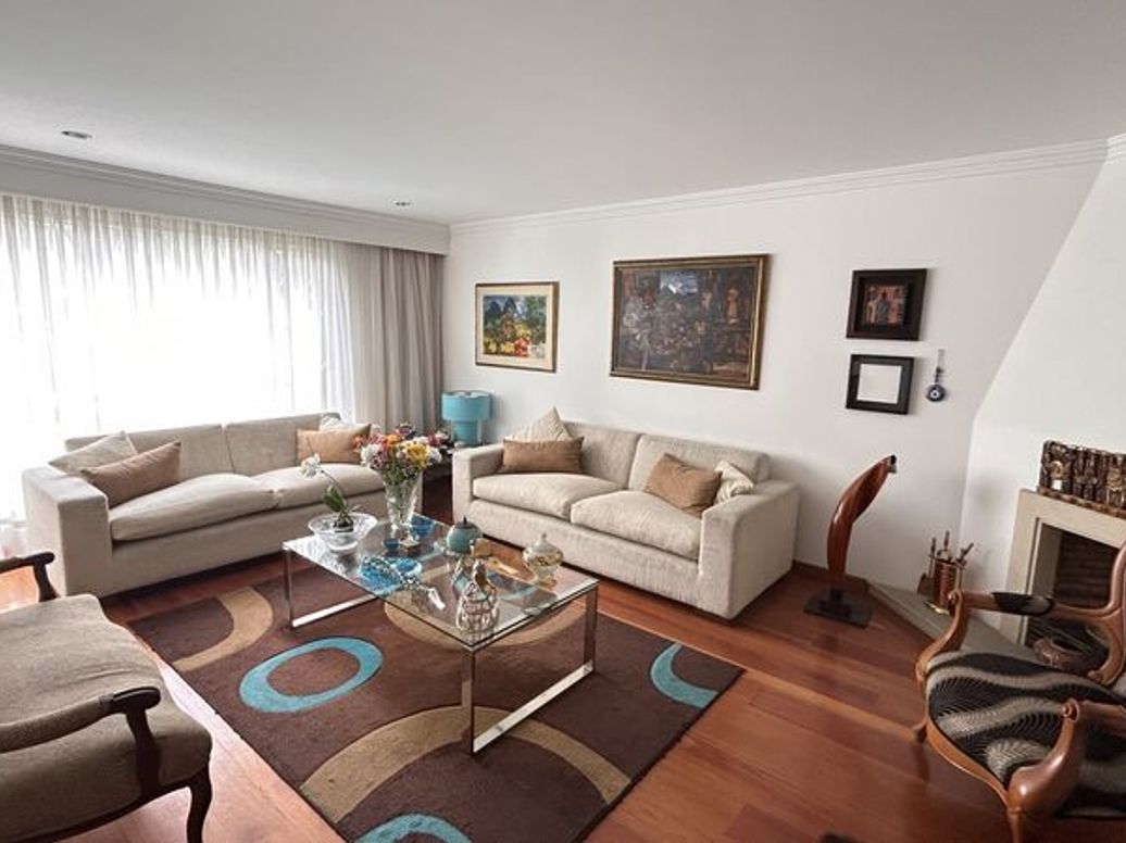 Casa de 3 alcobas en venta en San Patricio, Bogotá, 225 m² · foto 2 de 15