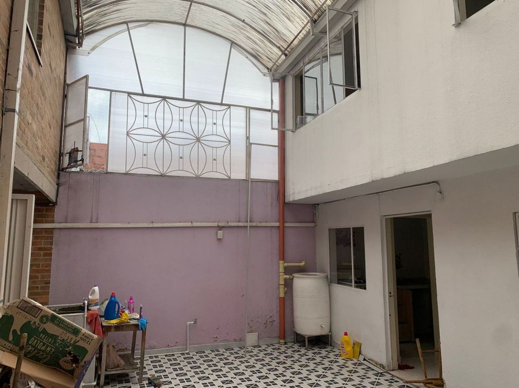 Casa de 5 alcobas en venta en Los Ejidos, Bogotá, 150 m² · foto 9 de 12