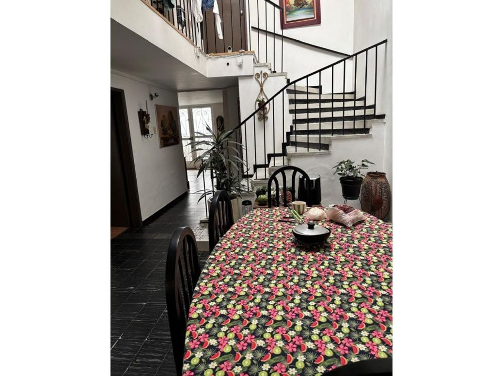 Casa de 8 alcobas en venta en Nicolas De Federman, Bogotá, 180 m² · foto 4 de 20