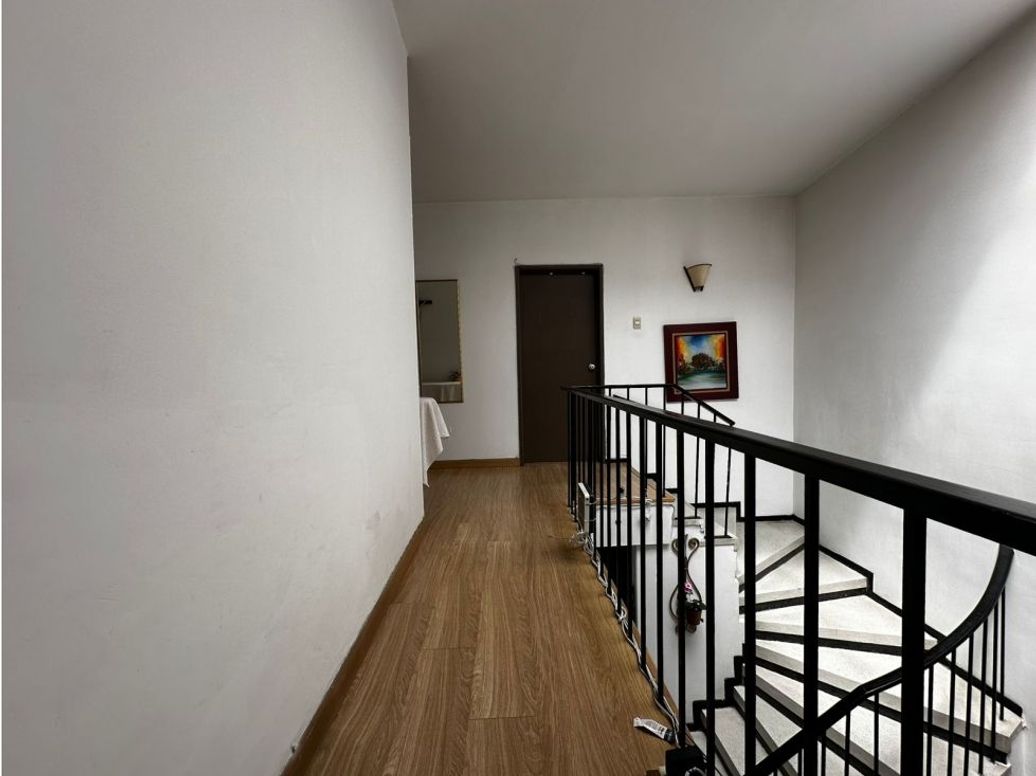 Casa de 8 alcobas en venta en Nicolas De Federman, Bogotá, 180 m² · foto 11 de 20