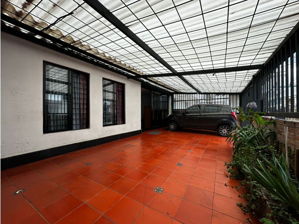 Casa de 8 alcobas en venta en Nicolas De Federman, Bogotá, 180 m² · foto 2 de 20