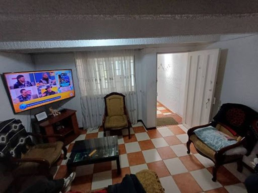 Casa de 3 alcobas en venta en Villa Alsacia, Bogotá, 190 m² · foto 4 de 11