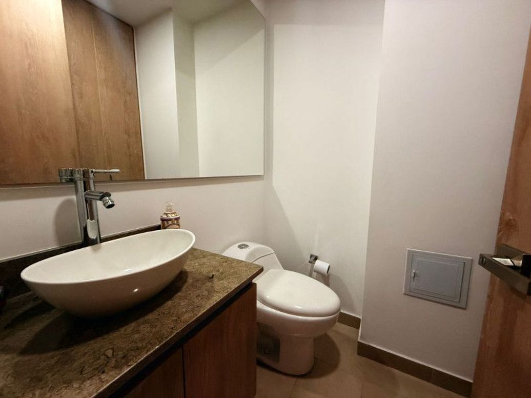 Apartaestudio en venta en La Castellana, Bogotá, 40 m² · foto 3 de 15