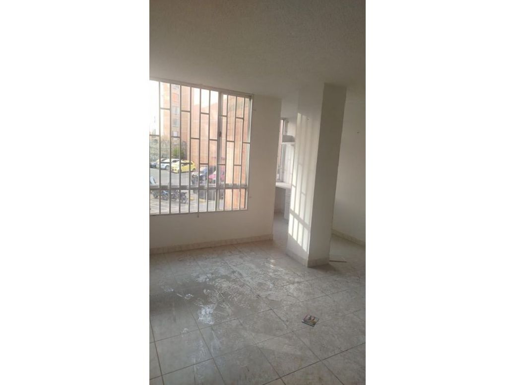 Apartamento de 2 alcobas en venta en Allantuz, Bogotá, 56 m² · foto 2 de 12