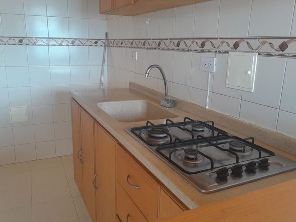 Casa de 4 alcobas en venta en La Uribe, Bogotá, 359 m² · foto 5 de 5