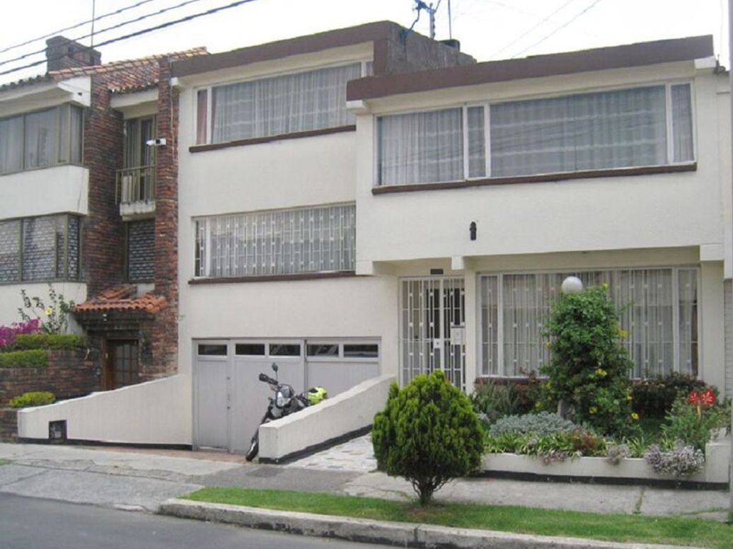 Casa de 4 alcobas en venta en Mónaco, Bogotá, 350 m² · foto 2 de 20